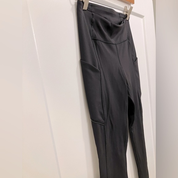 Lululemon Speed Up Tight 28" *Full-On Luxtreme Size 4 Legging in Black 🖤 - Picture 8 of 9